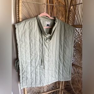 Universal threads sage green quilted poncho NWT